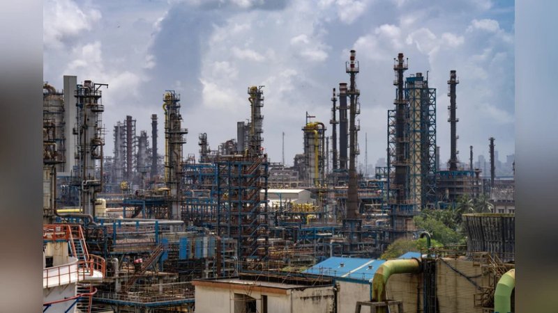US presses India to include Russian oil imports in trade talks