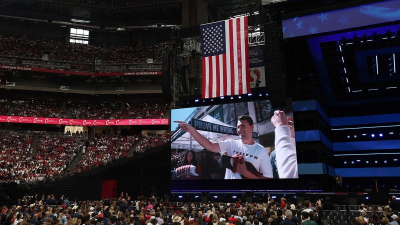 About 90,000 gather in Arizona to honor Charlie Kirk -  VIDEO 