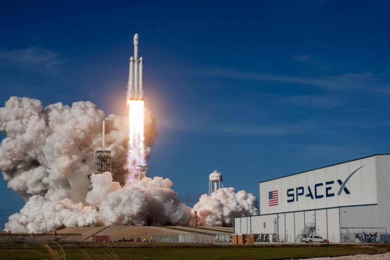 SpaceX launches 11th batch of US spy satellites