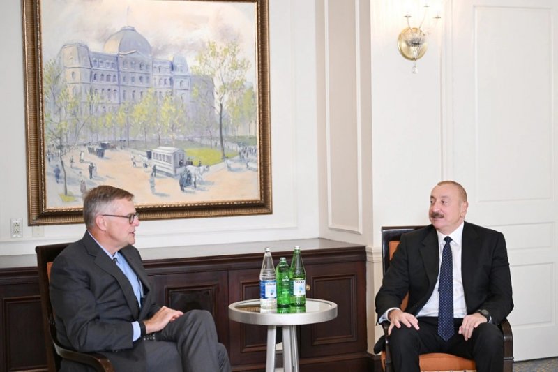 President Ilham Aliyev meets with Neuberger Berman CEO in New York