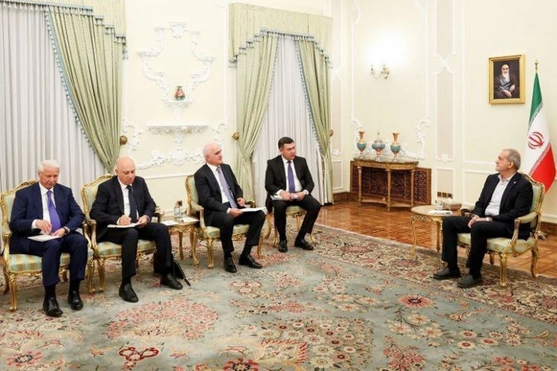Azerbaijan, Iran hail successful development of bilateral ties 