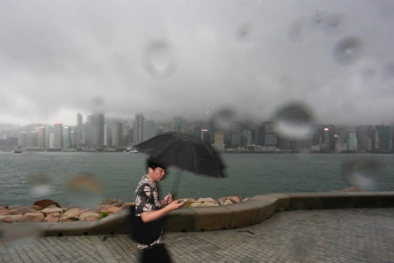 Hong Kong to consider increasing alert level as Typhoon Ragasa nears