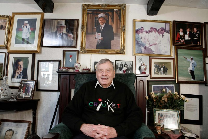 Legendary cricket umpire Dickie Bird dies at 92 