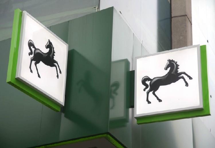 Totton Lloyds Bank branch to close in January, banking hub planned