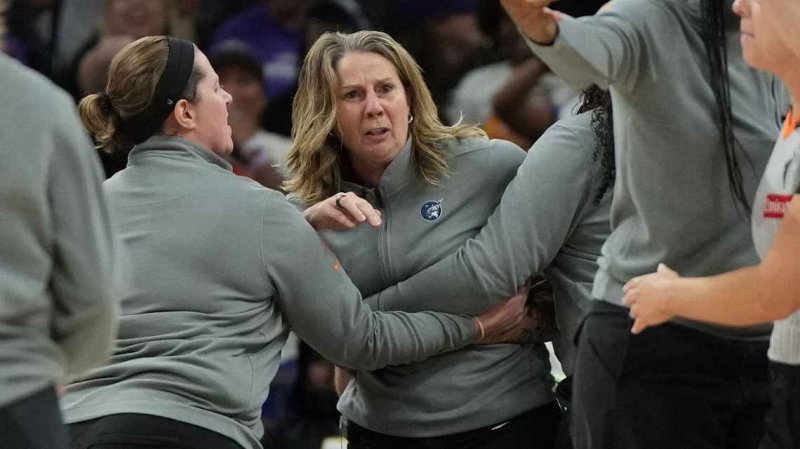 Lynx coach Cheryl Reeve slams officiating after playoff loss to Mercury