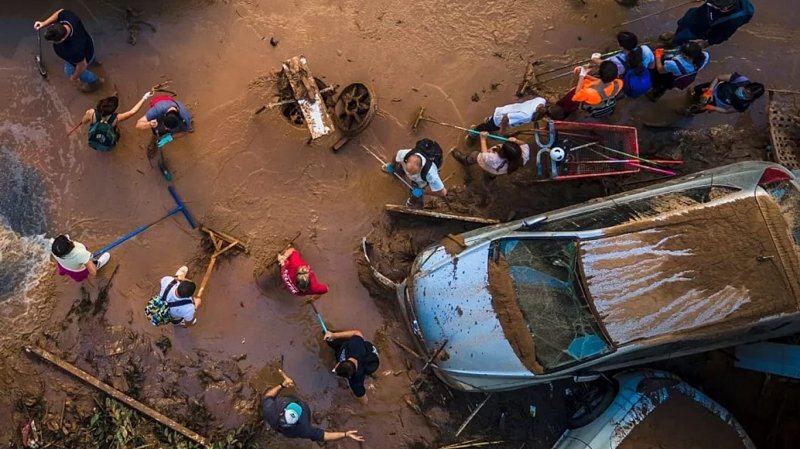 Storm Gabrielle triggers flash floods in Spain’s eastern regions
