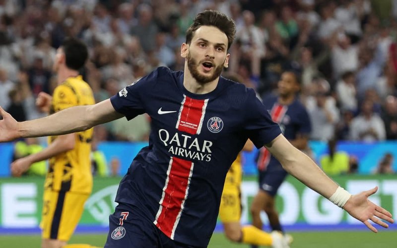 PSG’s Kvaratskhelia ruled out of Barcelona clash with thigh injury