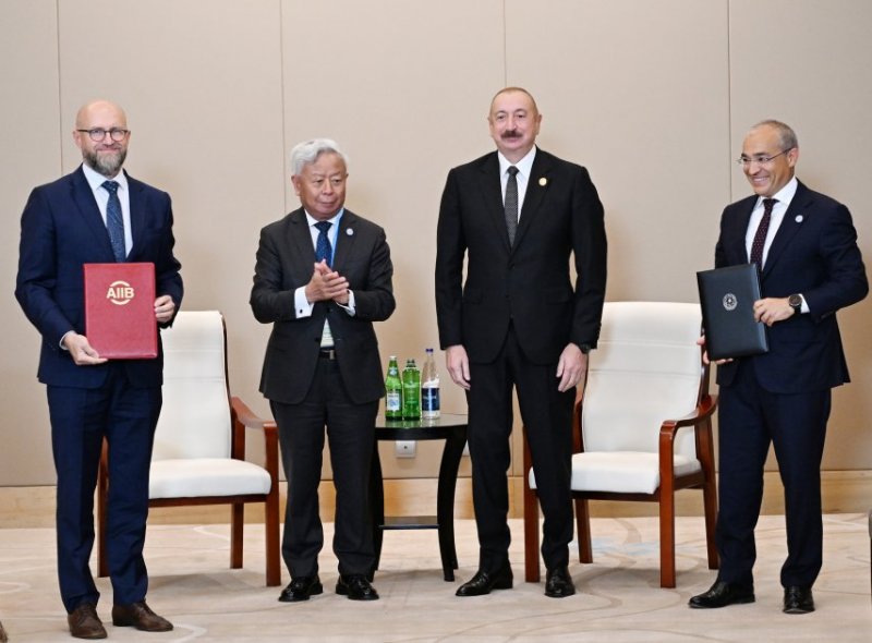 Azerbaijan, AIIB discuss co-op opportunities related to Middle Corridor, green energy