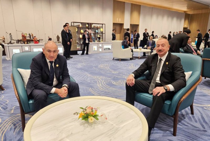 President Ilham Aliyev meets with Armenian PM Pashinyan