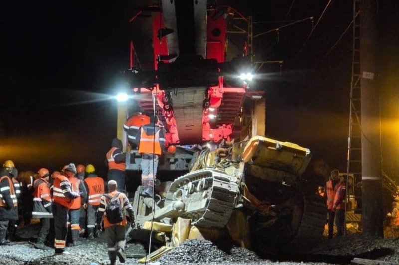 Two workers die as maintenance train derails in Russia’s Far East