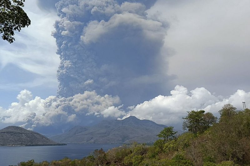 Indonesia's Mount Lewotobi erupts three times in one day