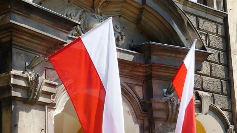 Poland urges citizens to immediately leave Belarus
