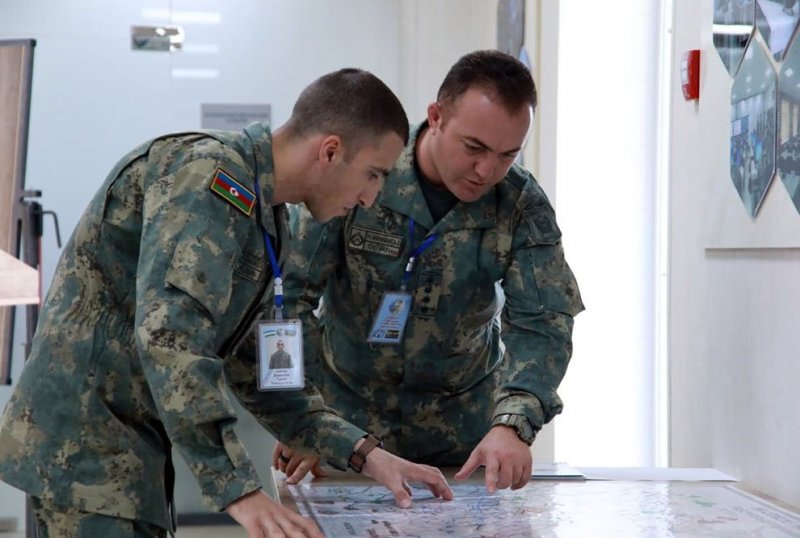 Azerbaijani, Uzbek servicemen wrap up joint command-staff exercise