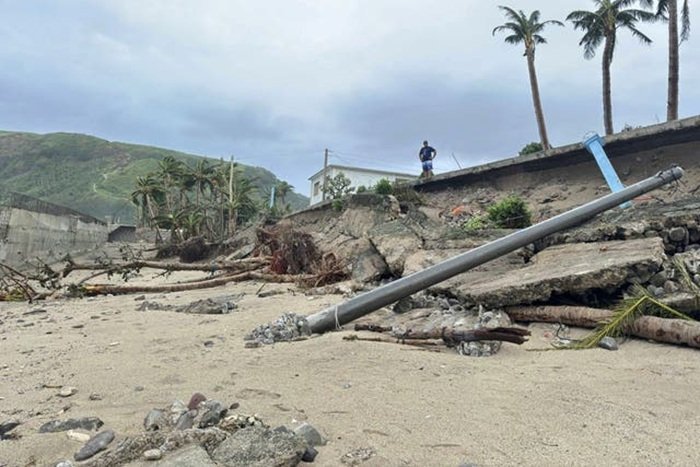  In Photos : Typhoon Ragasa ravages northern Philippines with floods, landslides