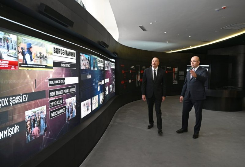 News about - Azerbaijani president honors memory of Patriotic War martyrs with minute of silence