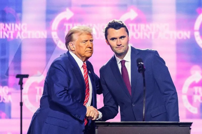 Trump honors Charlie Kirk and meets Musk at memorial