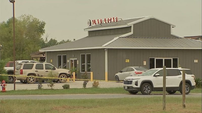 One dead, five injured in Texas bar shooting