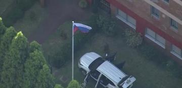 Car crashes into Russian consulate in Sydney -  VIDEO 