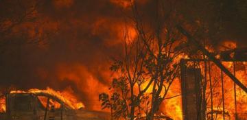 Wildfires ravage historic gold rush town in Northern California