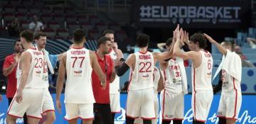 Türkiye move to EuroBasket 2025 quarterfinals with win over Sweden