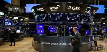 S&P 500 hits fresh record on new inflation data