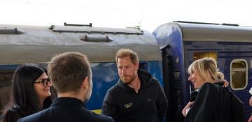 Prince Harry makes surprise visit to Ukraine
