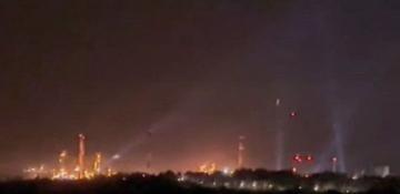 Ukrainian strike ignites fire at Russia’s Saratov oil refinery  -VIDEO 