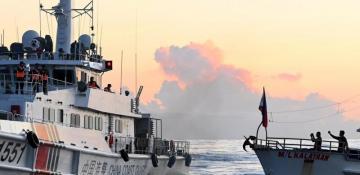 Chinese and Philippine ships collide in South China Sea