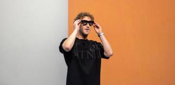 Mark Zuckerberg unveils $799 meta Ray-Ban display glasses