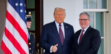 Trump arrives at Chequers for talks with UK PM Keir Starmer  - VIDEO 