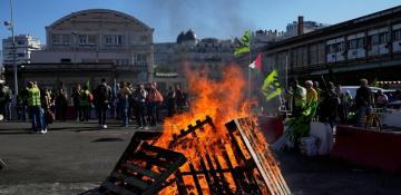 Nearly 100 arrested during nationwide protests in France