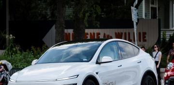 Tesla wins approval to test robotaxis in Arizona