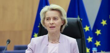 Von der Leyen advocates for setting minimum age for social media access