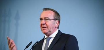 German Defence Minister warns Russian satellites shadowing German space assets