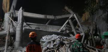 At least one dead, dozens trapped after Indonesia school building collapses -  VIDEO 