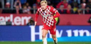 Tendon operation ends season for Girona's Van de Beek 