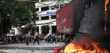 Filipinos rally against corruption in flood control projects  -VIDEO 
