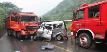 5 killed, 1 injured in truck, van collision in east China 
