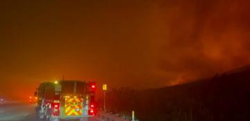 200-acre brush fire prompts evacuations in Jurupa Valley -  VIDEO 