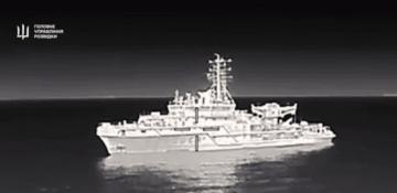 Ukrainian drone strike disables rare Russian vessel in Black Sea, intelligence says -  VIDEO 