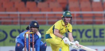 Litchfield, Mooney, Sutherland guide Australia to dominant win over India