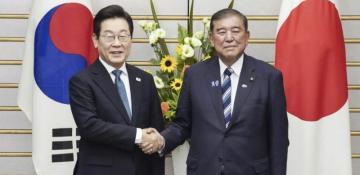 South Korea and Japan pledge to deepen ties