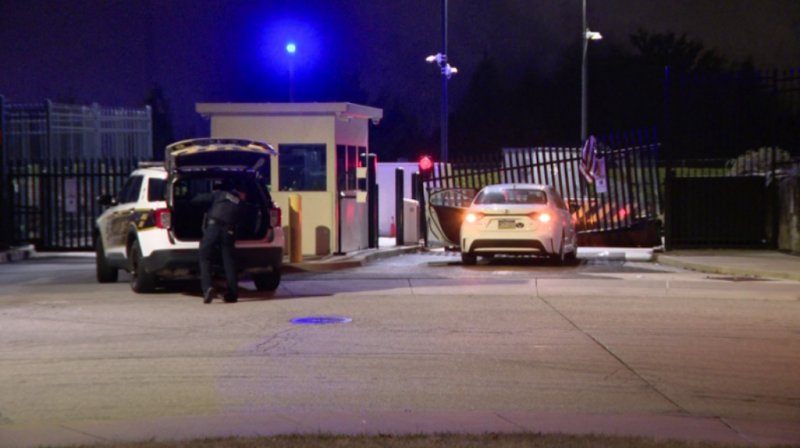Car crashes into fence at FBI office in Pittsburgh