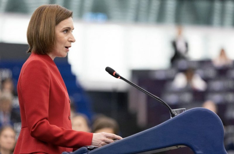 President warns Russia is spending millions to sway Moldova's election