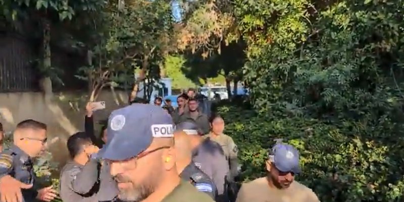 Israeli police arrest protesters demanding release of captives outside education minister’s home