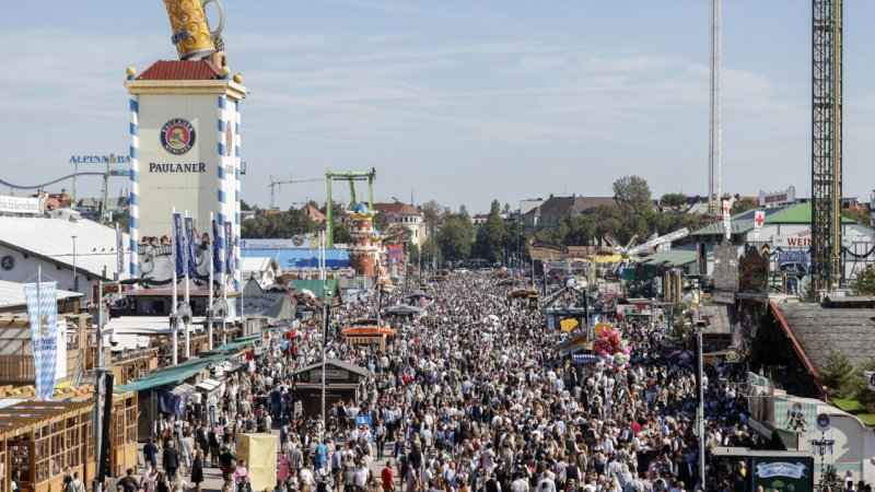 Munich’s Oktoberfest shut down after bomb threat