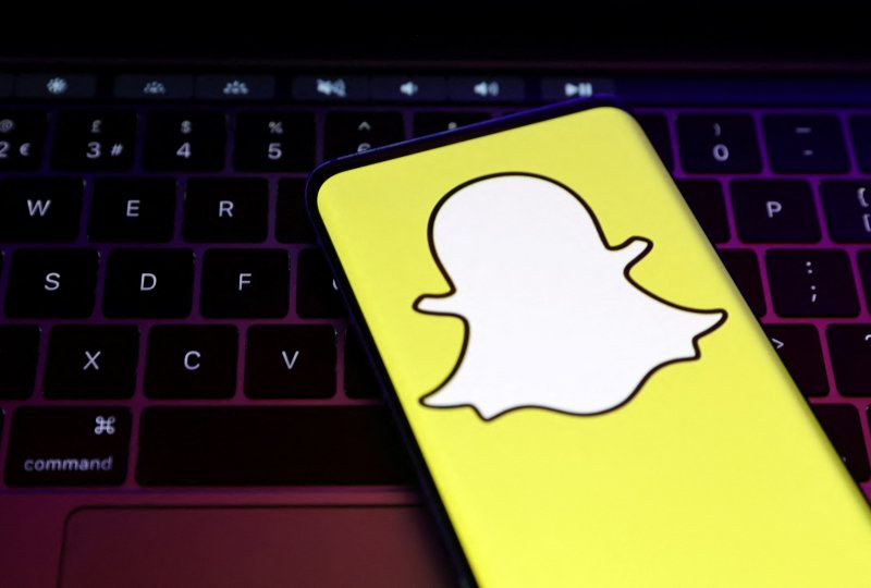 Snapchat to charge users for storing old photos, videos