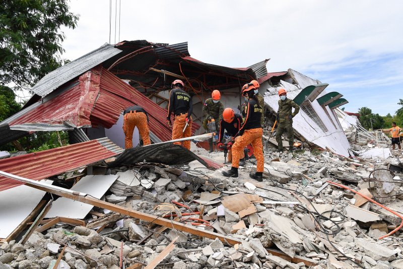 Death toll from Philippine earthquake climbs to 72