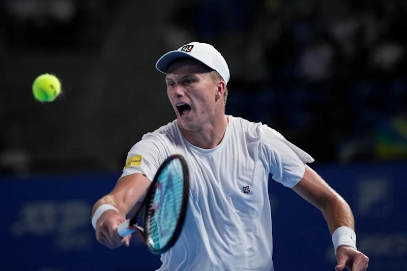 Jenson Brooksby starts strong at Shanghai Masters with straight-set win