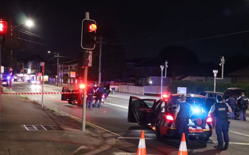 Gunman opens fire from Sydney apartment, injuring at least 16